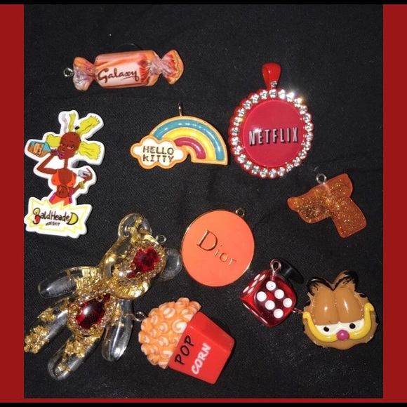 Netflix n chill Croc Charm Set!! - Picture 1 of 1